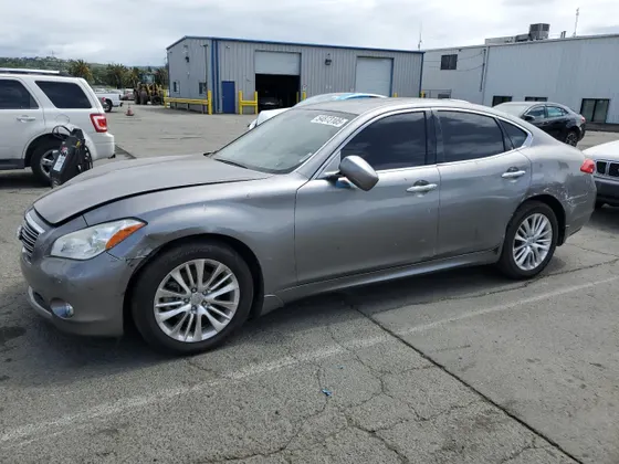 2012 INFINITI M56