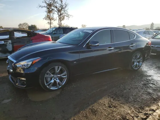 2016 INFINITI M56 5.6