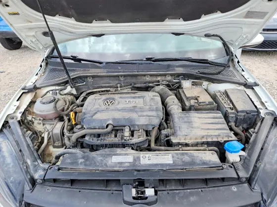2018 Volkswagen Golf SportWagen S