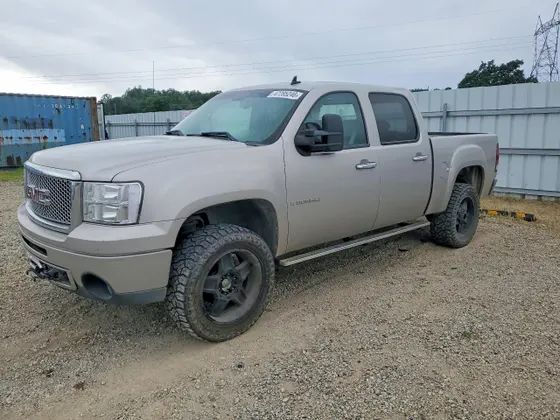 2007 GMC Sierra Denali NEW SIERRA
