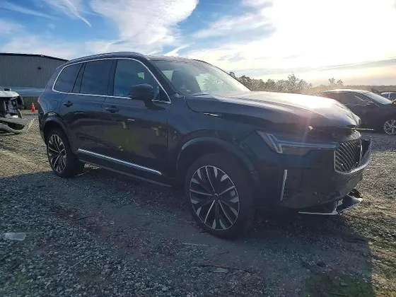 2025 Volvo XC90 Plus