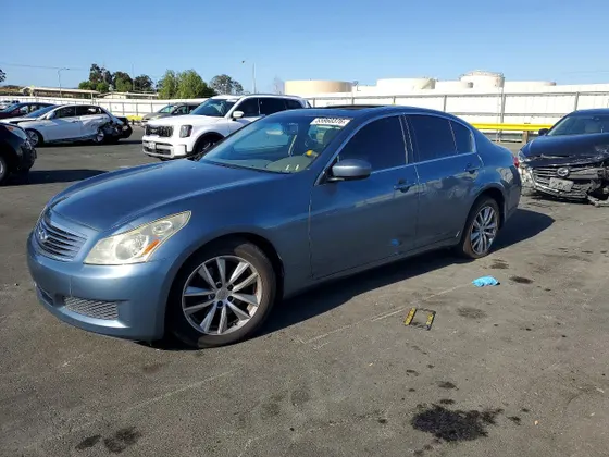 2009 INFINITI G37 Sedan Journey