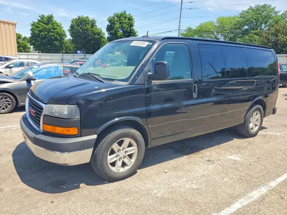 2013 GMC Savana Passenger 1LT
