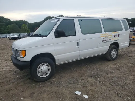 1997 Ford Club Wagon XL