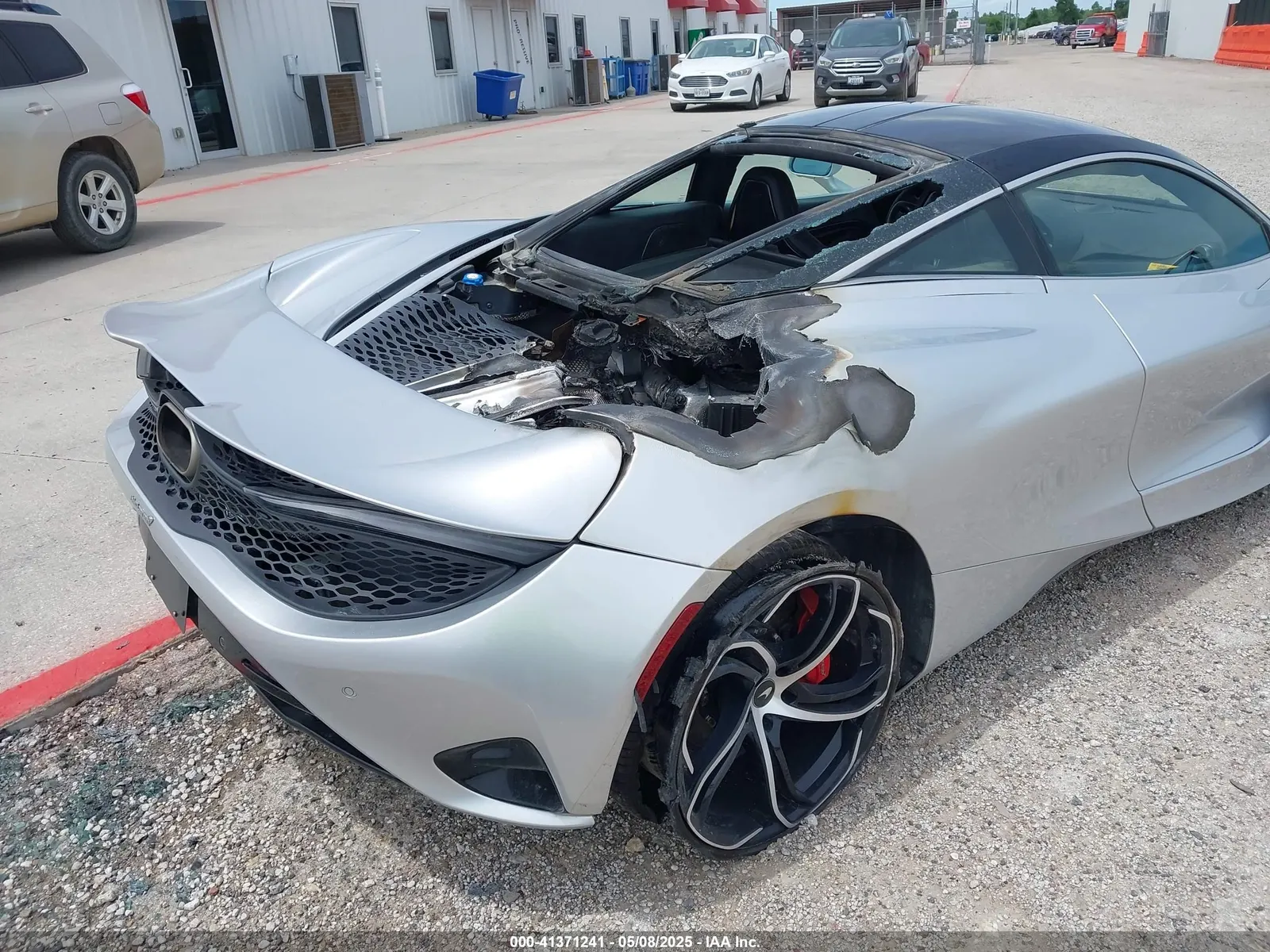 2024 McLaren 750S COUPE