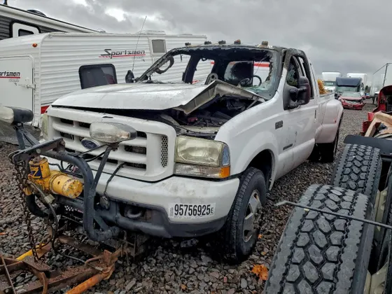 2003 Ford Super Duty F-350 DRW XL