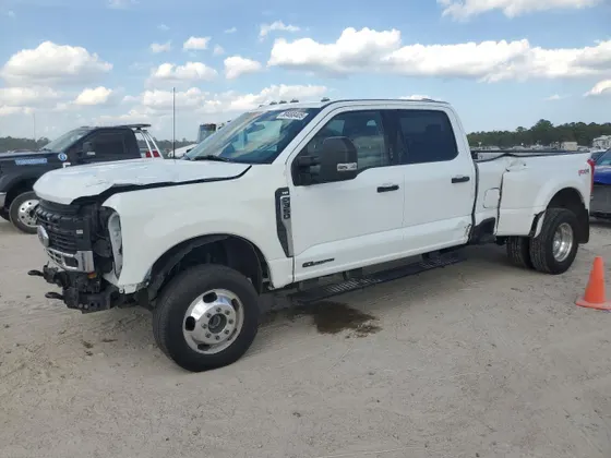 2023 Ford Super Duty F-350 DRW XL