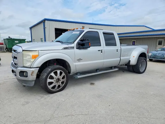 2012 Ford Super Duty F-350 DRW XL