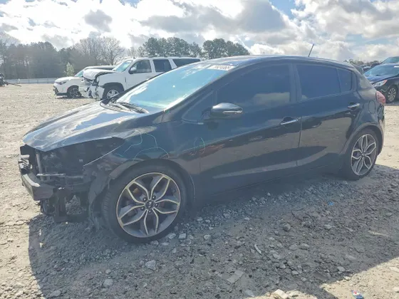 2016 Kia Forte 5-Door SX