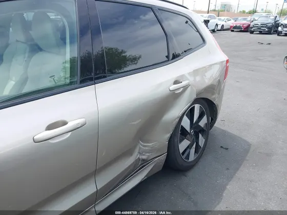 2025 Volvo XC60 Plug-In Hybrid Plus