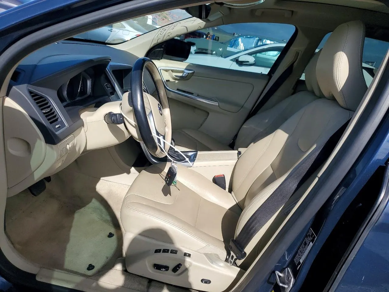 2015 Volvo XC60 T5 Drive-E Premier