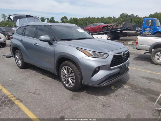 2022 Toyota Highlander Platinum