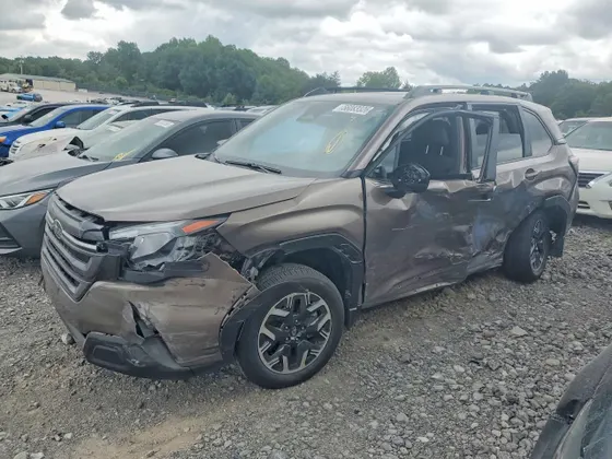 2025 Subaru Forester Premium