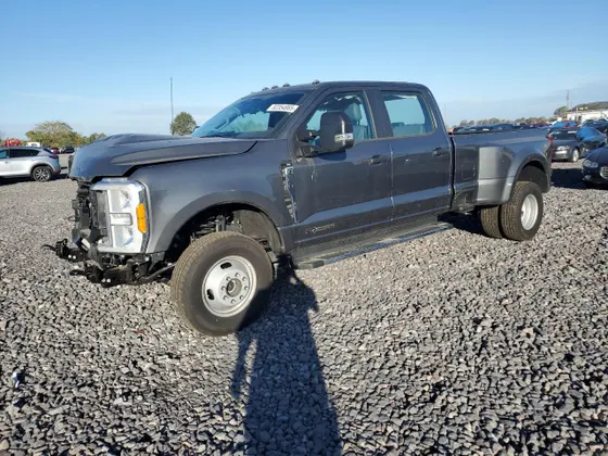 2023 Ford Super Duty F-350 DRW XL