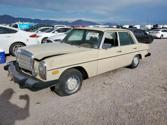 1975 Mercedes-Benz 240 240 D
