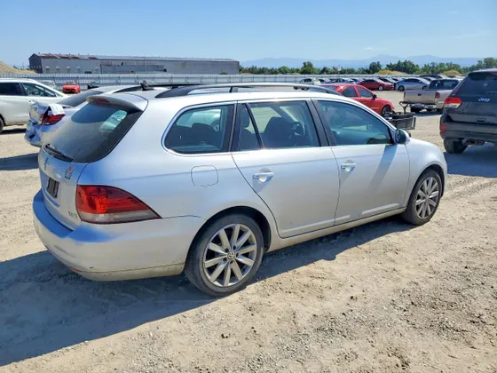 2013 Volkswagen Jetta SportWagen SE w/Sunroof