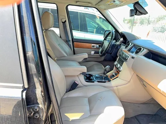 2011 Land Rover LR4 LUX