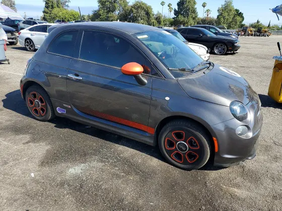 2015 FIAT 500e 500