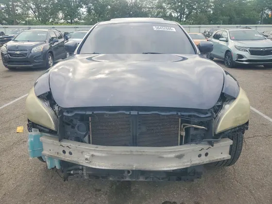 2011 INFINITI M56