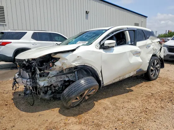 2022 Nissan Murano SL