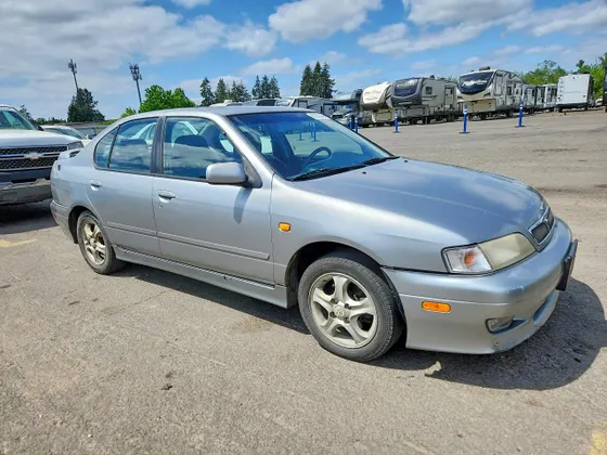 2000 INFINITI G20 Luxury