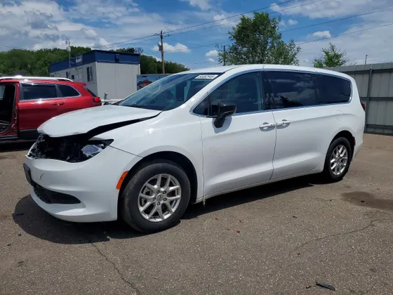 2024 Chrysler Voyager LX
