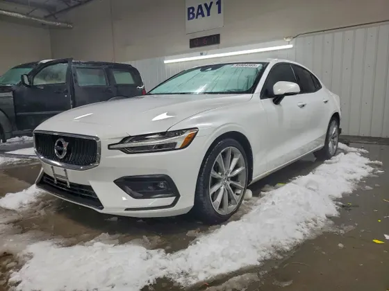 2021 Volvo S60 Momentum