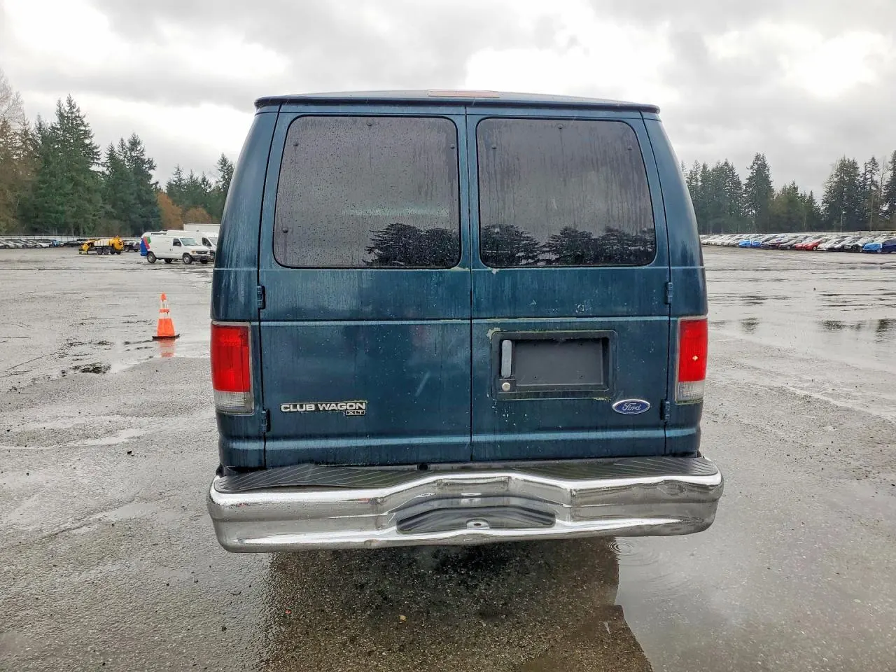 1998 Ford Club Wagon XL