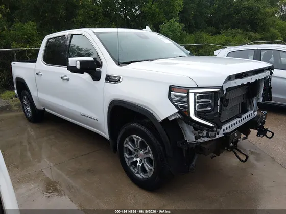 2025 GMC Sierra 1500 SLT