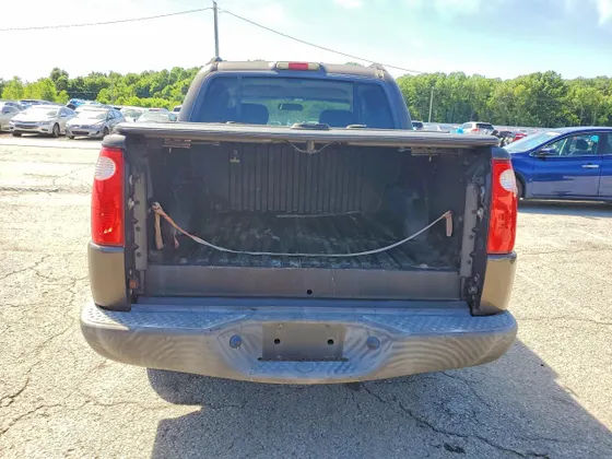 2005 Ford Explorer Sport Trac XLS
