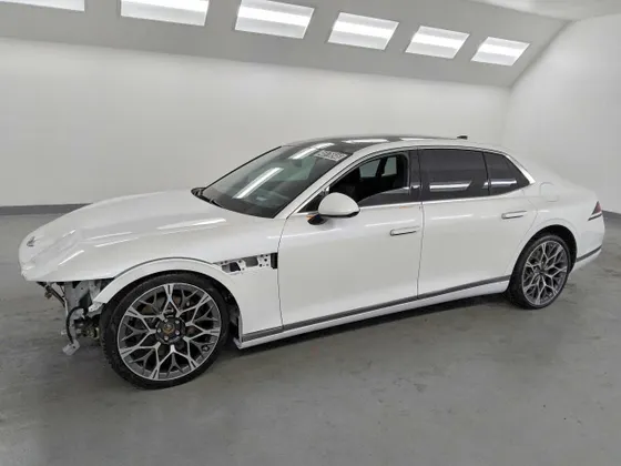 2025 Genesis G90 e-SC