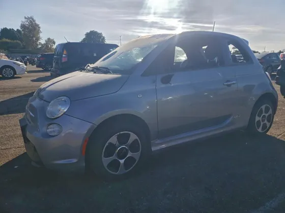 2016 FIAT 500e 500