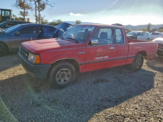 1992 Mazda B2200/B2600i Pickup 2WD CAB PLUS