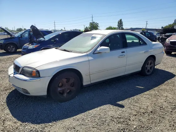 2004 Lincoln LS w/Luxury Pkg