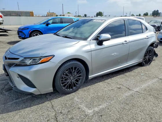 2020 Toyota Camry SE