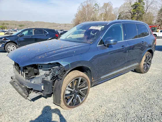 2025 Volvo XC90 Plus