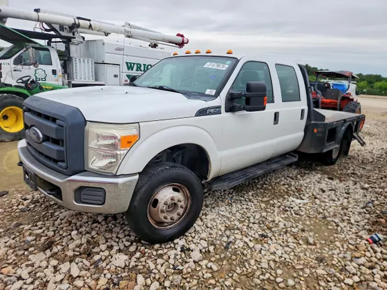2014 Ford Super Duty F-350 DRW XL