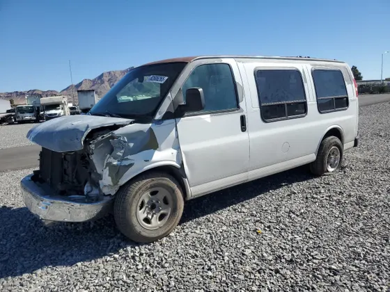 2003 GMC Savana Cutaway C6Y