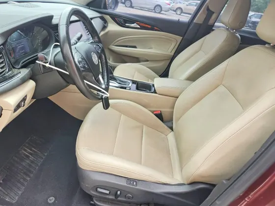 2018 Buick Regal Sportback Essence