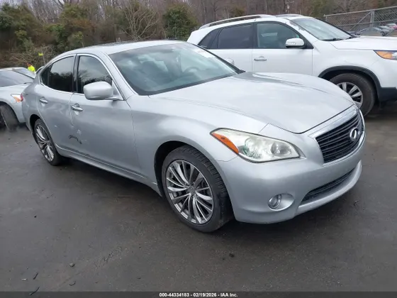 2012 INFINITI M56