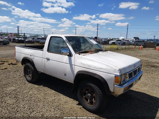 1995 Nissan Trucks 4WD XE