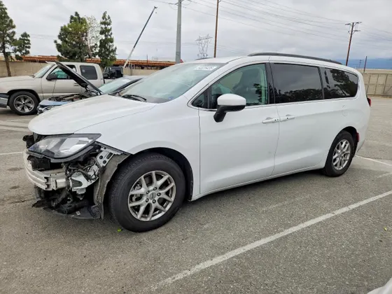 2021 Chrysler Voyager LXI