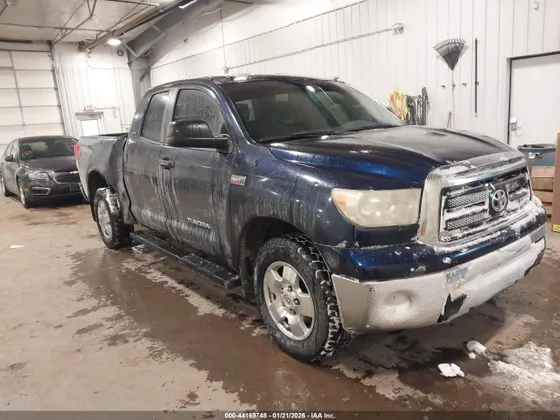 2010 Toyota Tundra 4WD Truck GRADE 5.7L V8