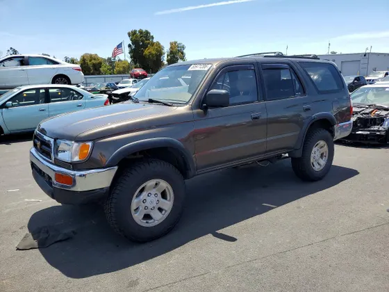1998 Toyota 4Runner SR5