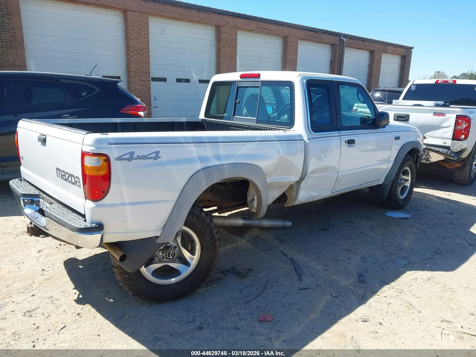 2003 Mazda B-Series 4WD Truck SE