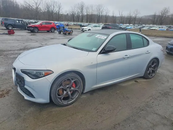2024 Alfa Romeo Giulia Veloce