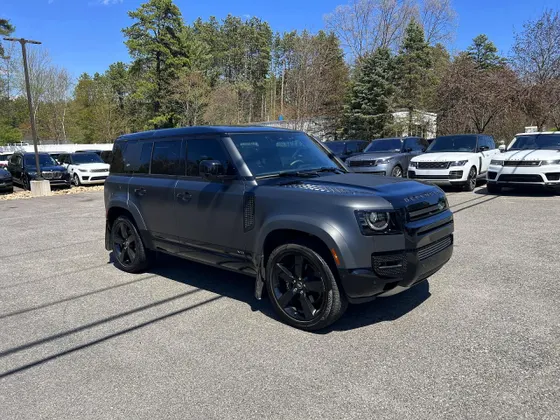 2023 Land Rover Defender V8