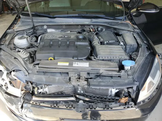 2015 Volkswagen Golf SportWagen TDI SE