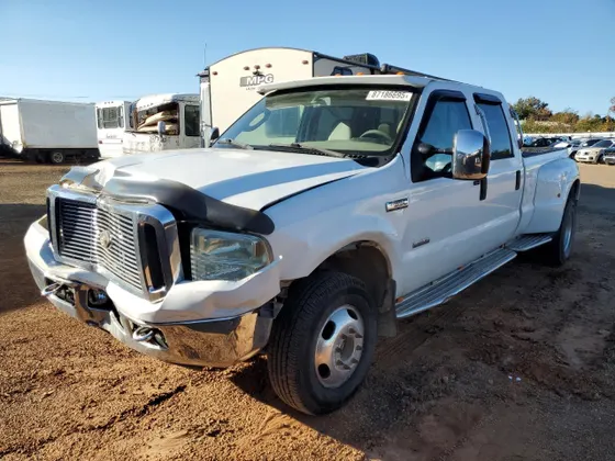2006 Ford Super Duty F-350 DRW XL
