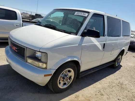 2004 GMC Safari Passenger XT